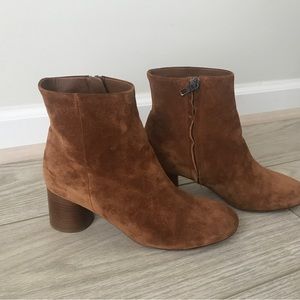 Vince women’s suede leather ankle boots. Size: 6